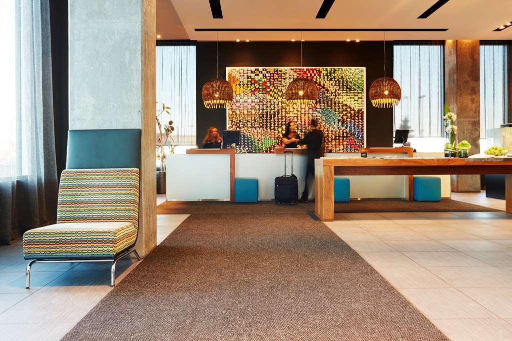 Hotel Alt Quartier Dix30 Brossard Beltér fotó