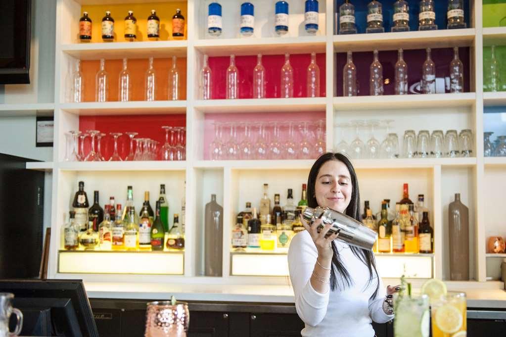 Hotel Alt Quartier Dix30 Brossard Étterem fotó