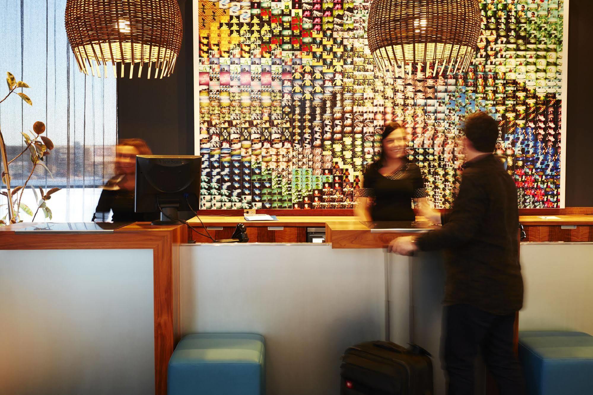 Hotel Alt Quartier Dix30 Brossard Kültér fotó