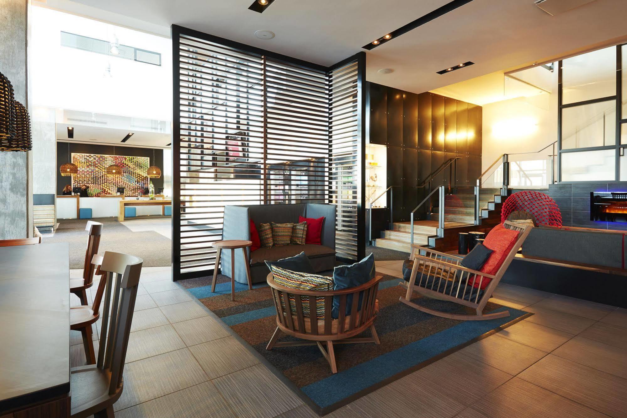 Hotel Alt Quartier Dix30 Brossard Kültér fotó