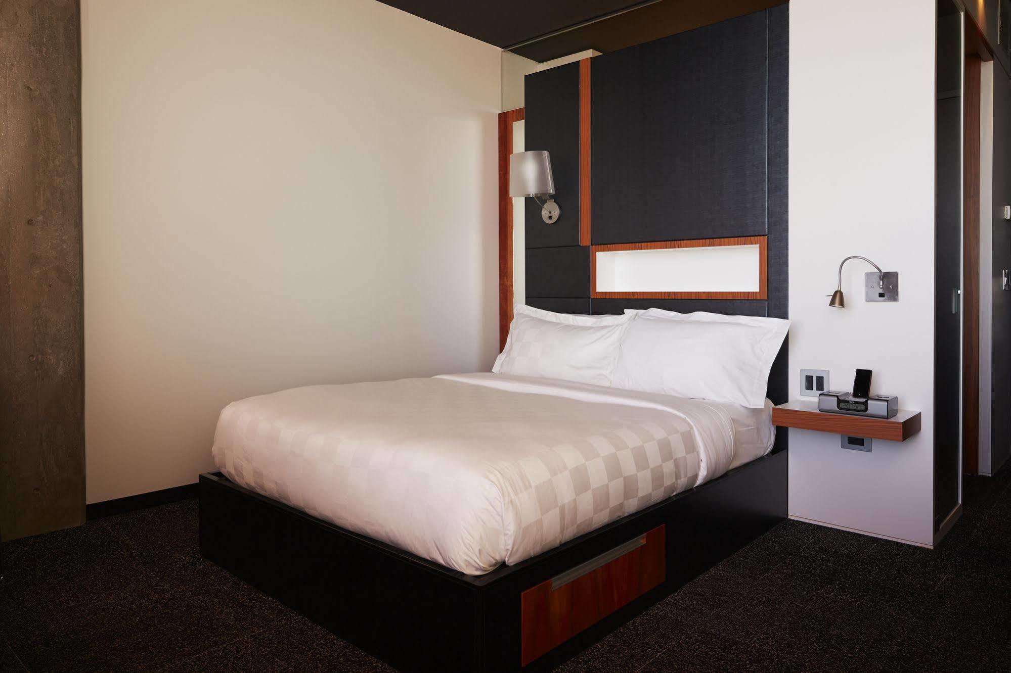 Hotel Alt Quartier Dix30 Brossard Kültér fotó